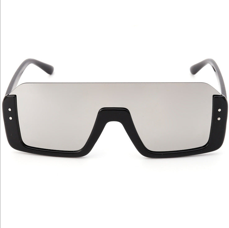 Damer Sporty Shield-solbriller med moderne design Skanto