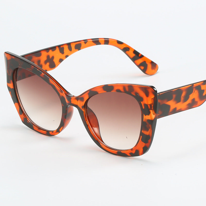Dame Modische Cat-Eye Solbrille med elegant design Skanto