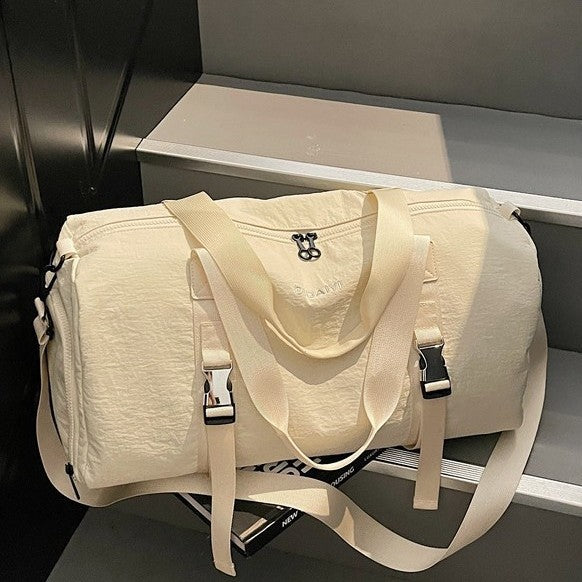 Sportlig Duffelbag Med Justerbar Skulderreim Og Ergonomiske Håndtak Skanto