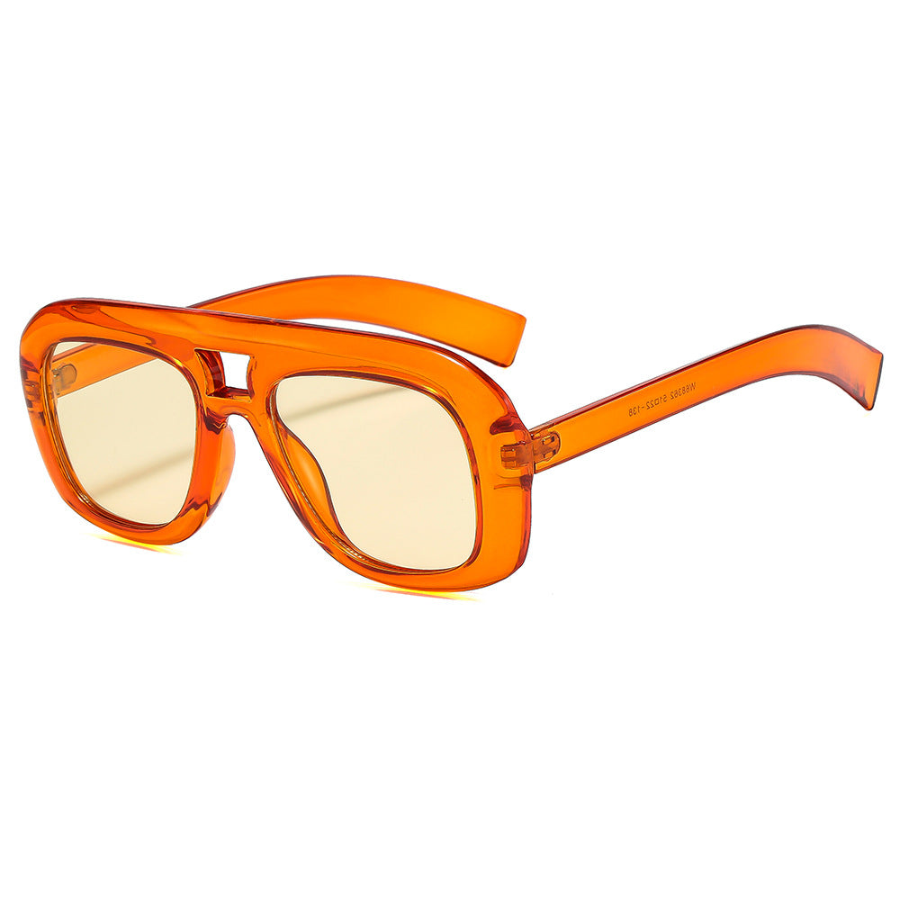 Women's Bold Sunglasses in Elegant Style Skanto