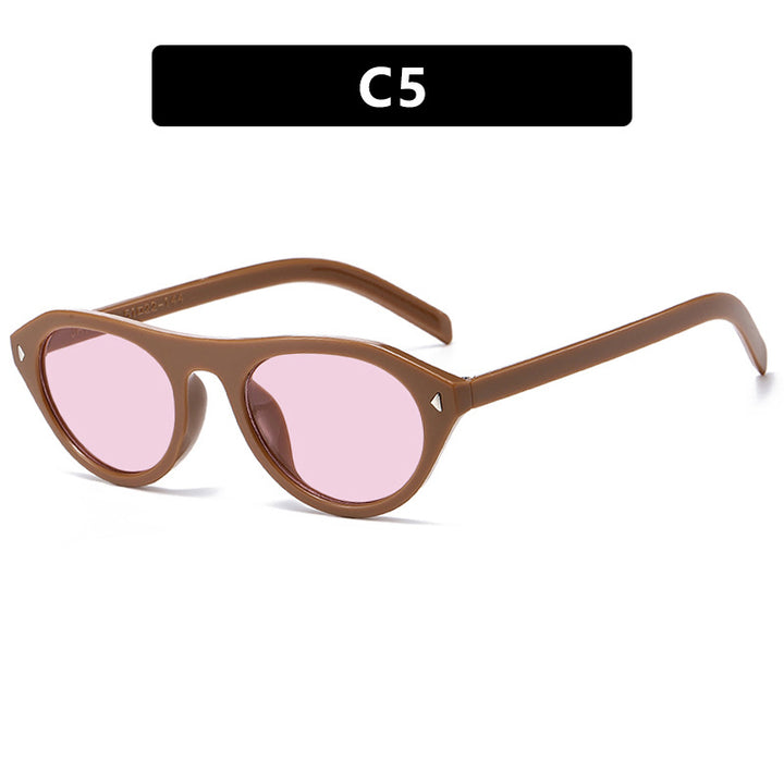 Women's fashionable sunglasses with curved frame and protective UV filter Skanto