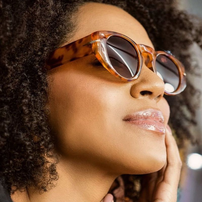Women's fashionable sunglasses with unique design and polarized lenses Skanto