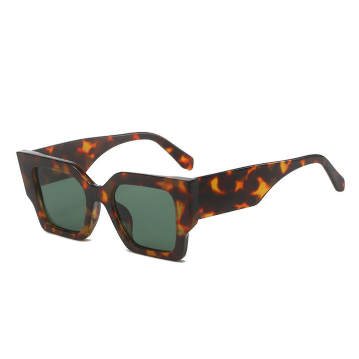Dame Modisquadrat solbrille med bred ramme og UV-beskyttelse Skanto