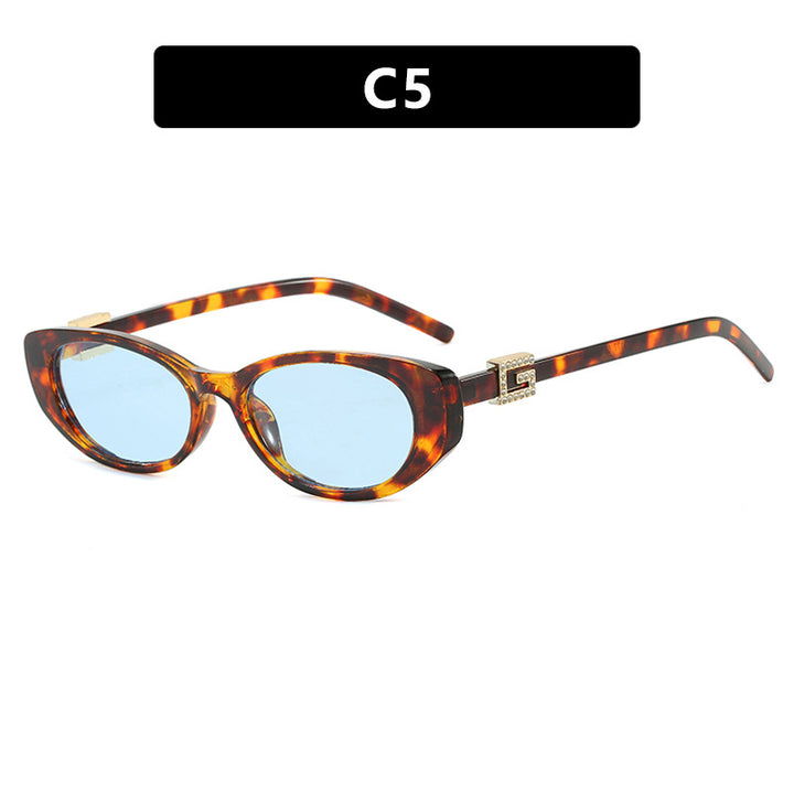 Women's cat-eye sunglasses with elegant metal frame and protective UV filter Skanto