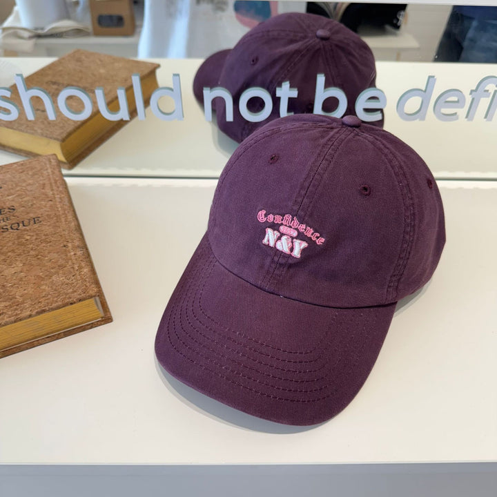 Kvinnebrodert bomull baseballcap Skanto