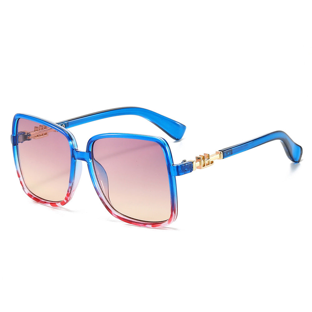 Dame solbrille med stor ramme og gradient Skanto