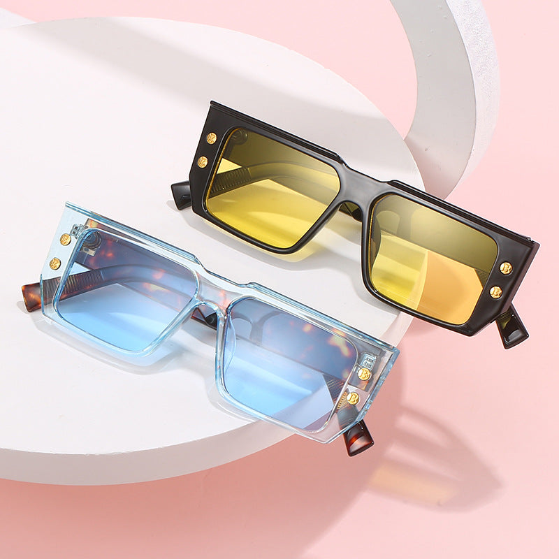Dame moteriktig klar brille med gyldne detaljer Skanto