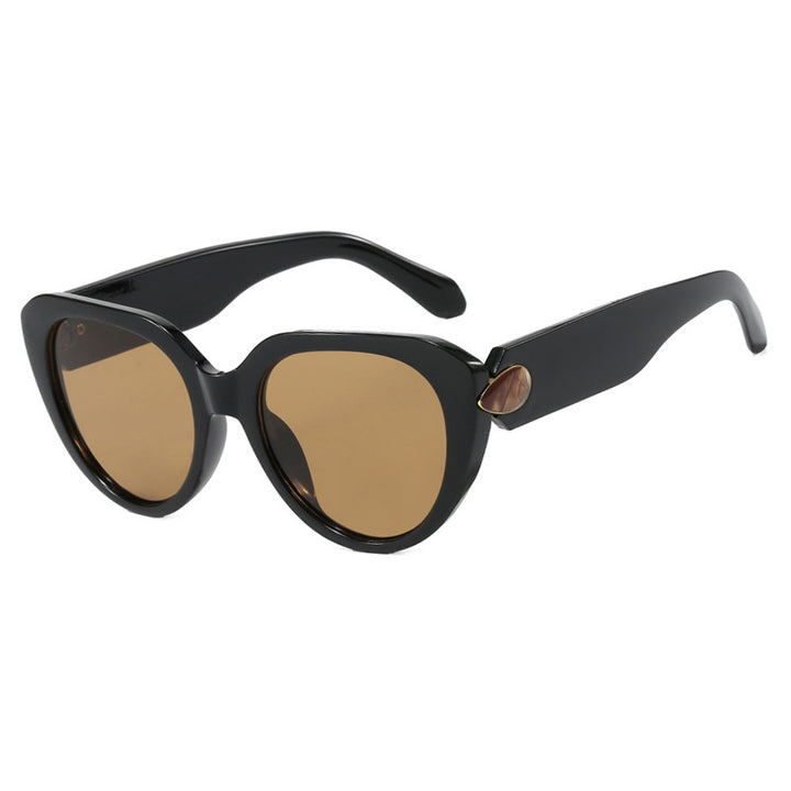Women's Cat-Eye Sunglasses with Eye-Catching Design and Protective UV Filter Skanto