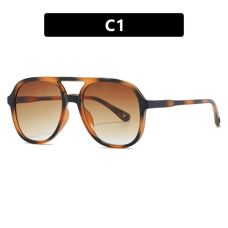 Women's fashion sunglasses with an extraordinary square frame Skanto