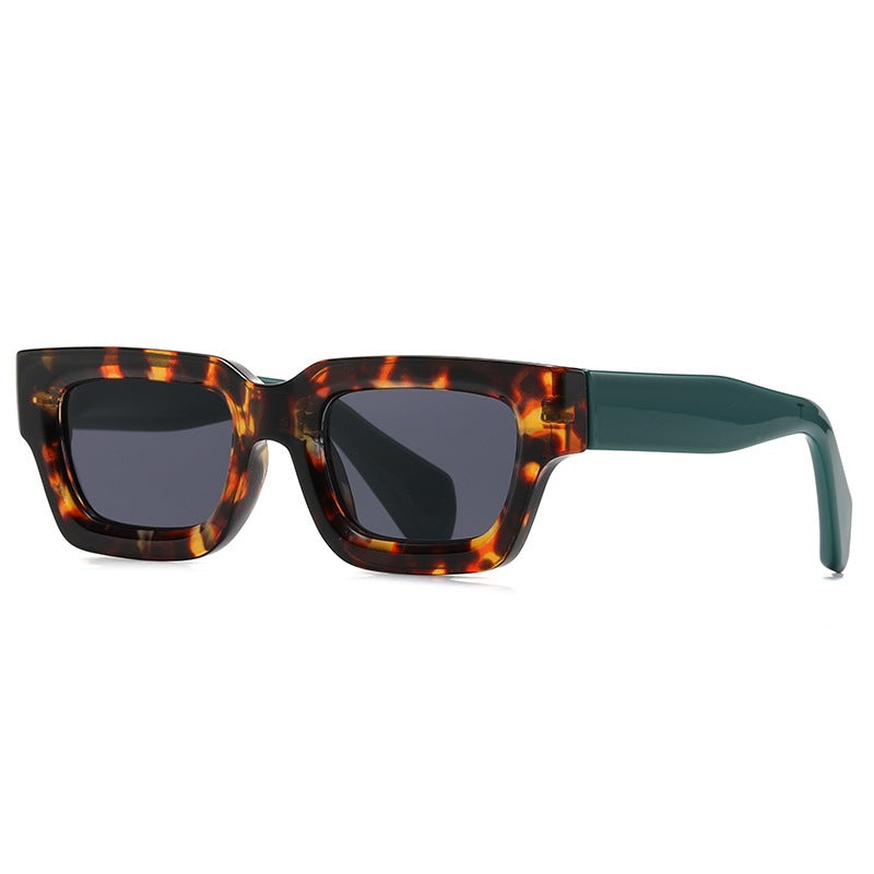 Dame oversized solbriller i moderne, kantete design Skanto