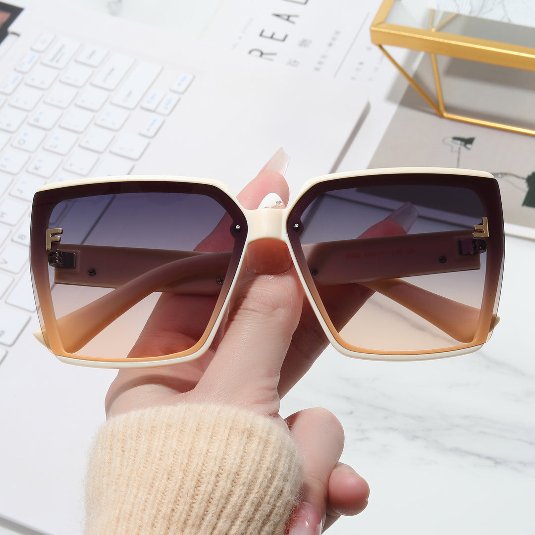 Dame oversized solbriller med markant ramme Skanto