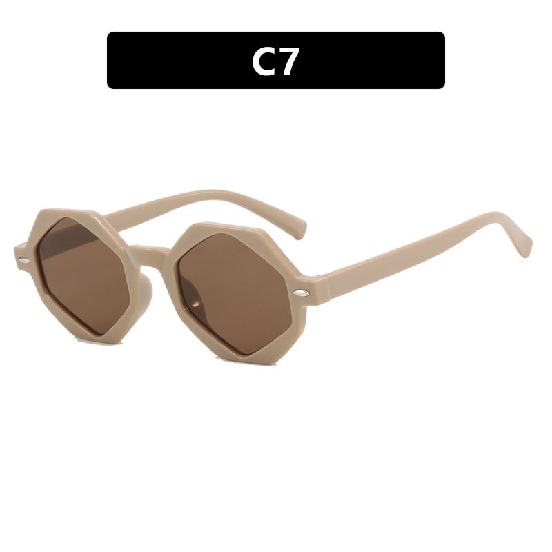 Dame trendig solbrille i moderne åttkant-design Skanto