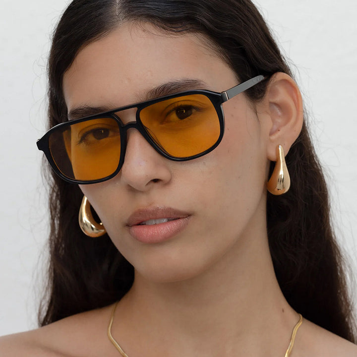Women's fashionable sunglasses in an elegant square design Skanto