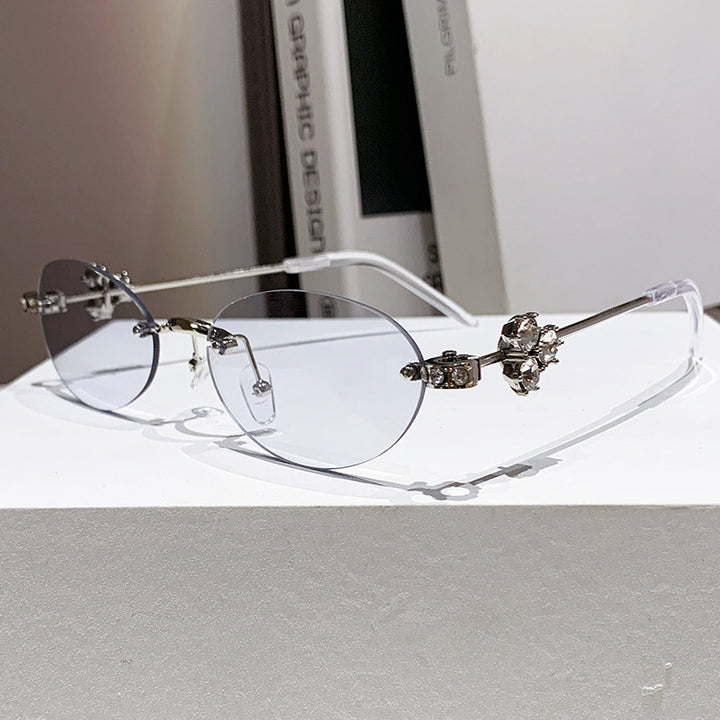 Dame elegant solbrille med geometrisk ramme Skanto