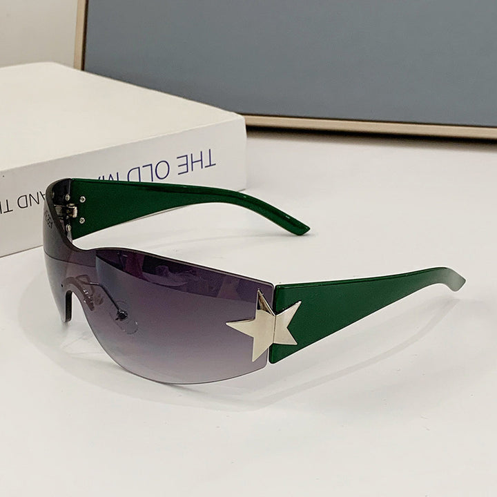 Dame moteriktig solbrille med kunstnerisk stjerneakcent Skanto