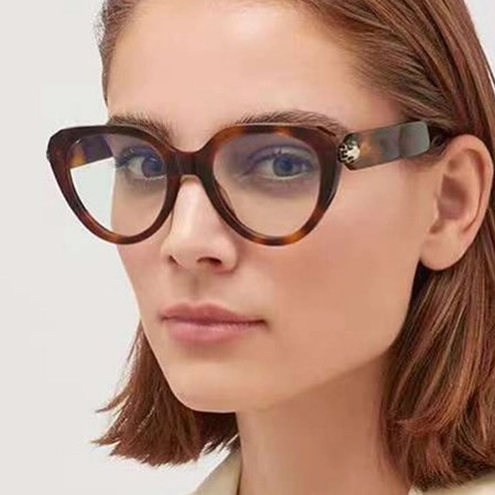 Women's Cat-Eye Sunglasses with Golden Details and Protective UV Filter Skanto