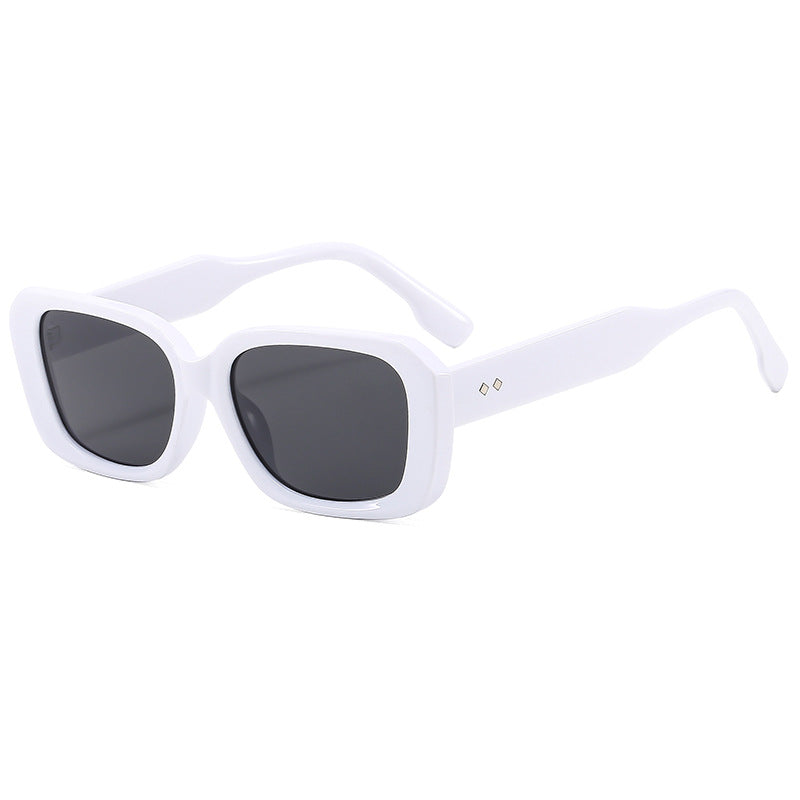 Dame stor firkantet solbrille med robust ramme og UV-beskyttelse Skanto