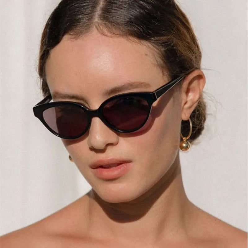Women's Cat-Eye Sunglasses with Luxurious Pattern and UV Protection Skanto