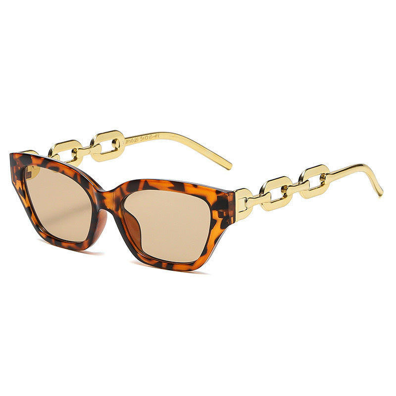 Dame solbrille med unikt kjededesign Skanto