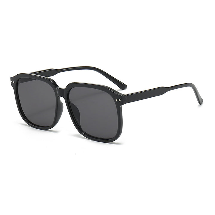 Dame Kvadratisk Solbrille med robust ramme og UV-beskyttelse Skanto