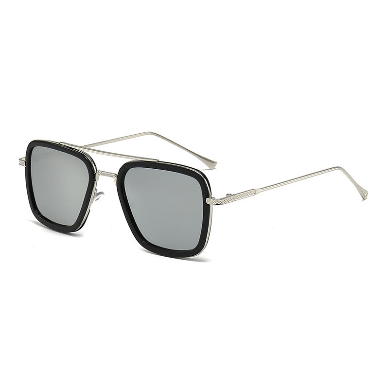 Dame moteristisk kvadratisk solbrille med glamorøs metallramme Skanto