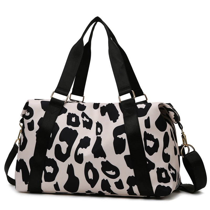 Sporty reisetaske med moderne leopardmønster Skanto
