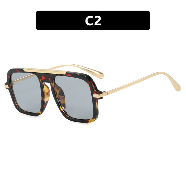 Dame kvadratisk solbrille med luksuriøs metallramme og robuste glass Skanto