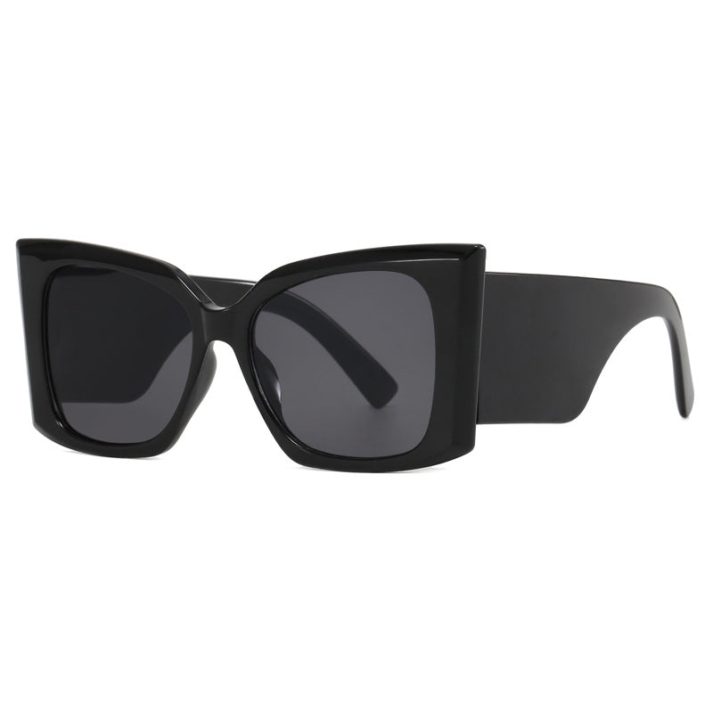 Women's oversized sunglasses with stylish cat-eye design Skanto