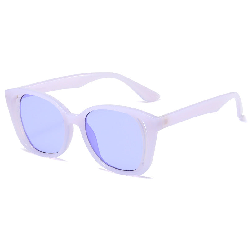Dame stilige Cat-Eye solbriller med robust ramme Skanto