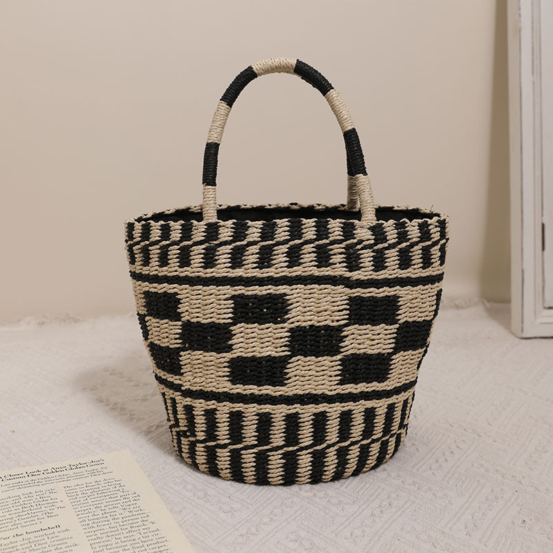 Handmade basket bag with modern geometric pattern Skanto