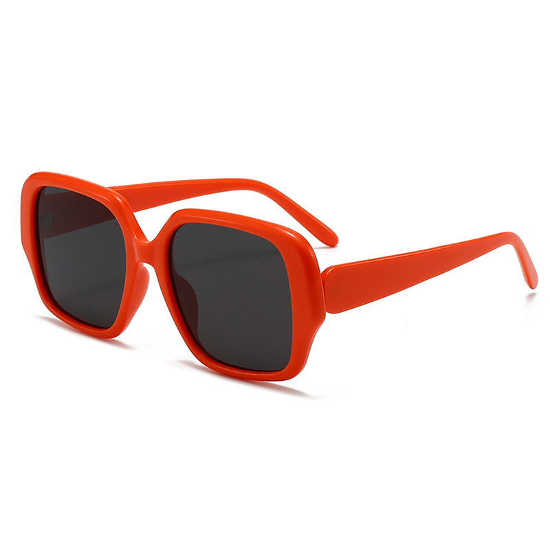 Dame moterisk kvadratisk solbrille med bred ramme Skanto