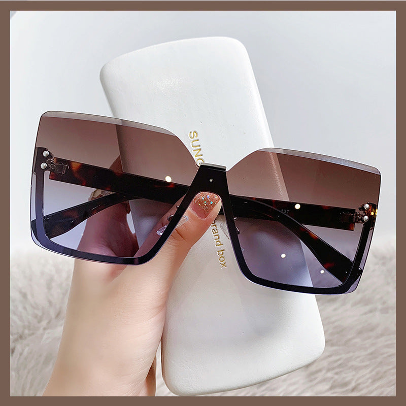 Dames oversized solbriller i moderne design med UV-beskyttelse Skanto