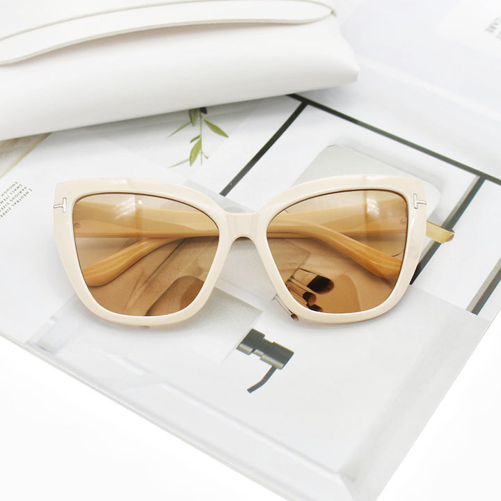 Dame Cat-Eye solbriller med elegante aksenter Skanto