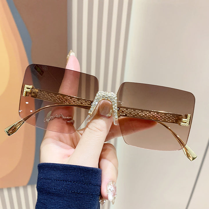 Dame ekstravagante heksagonal solbrille Skanto