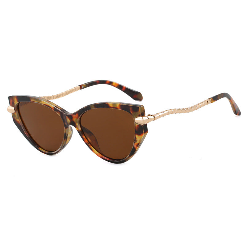 Women's Cat-Eye Sunglasses with Elegant Metal Frame and Stylish Accents Skanto
