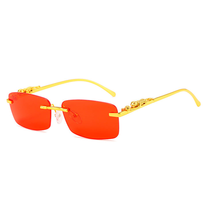 Dame moteriktig solbrille med kunstneriske utsmykninger Skanto