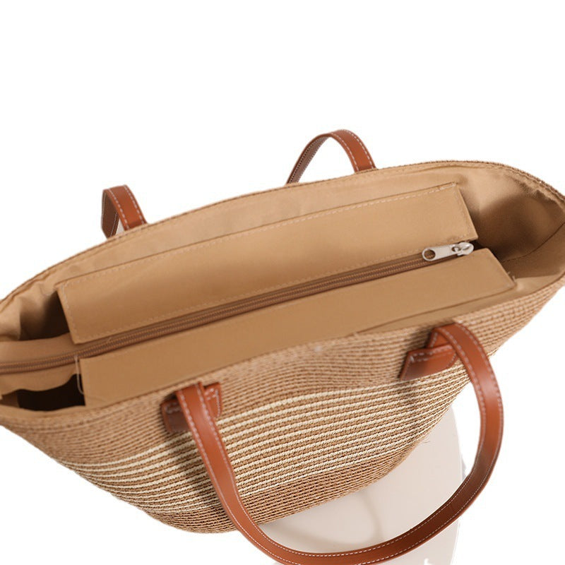 Elegant Braided Shoulder Bag with Striped Design Skanto