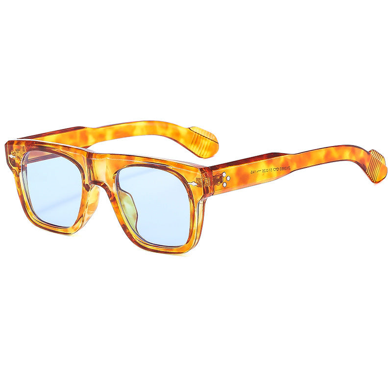 Dame solbrille i urbant stil med gule glass Skanto
