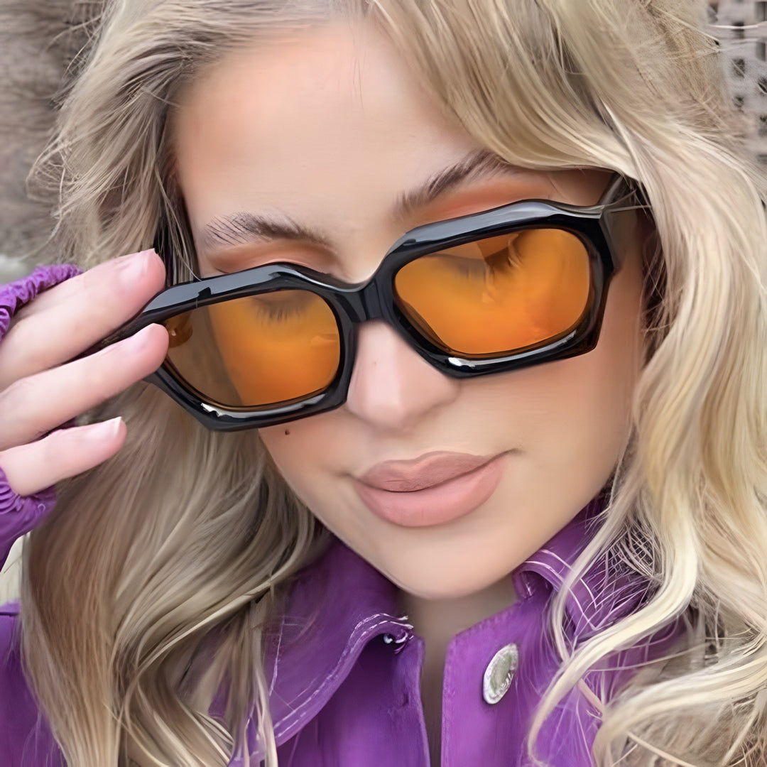 Dame trendy geometrisk solbrille med unikt design Skanto