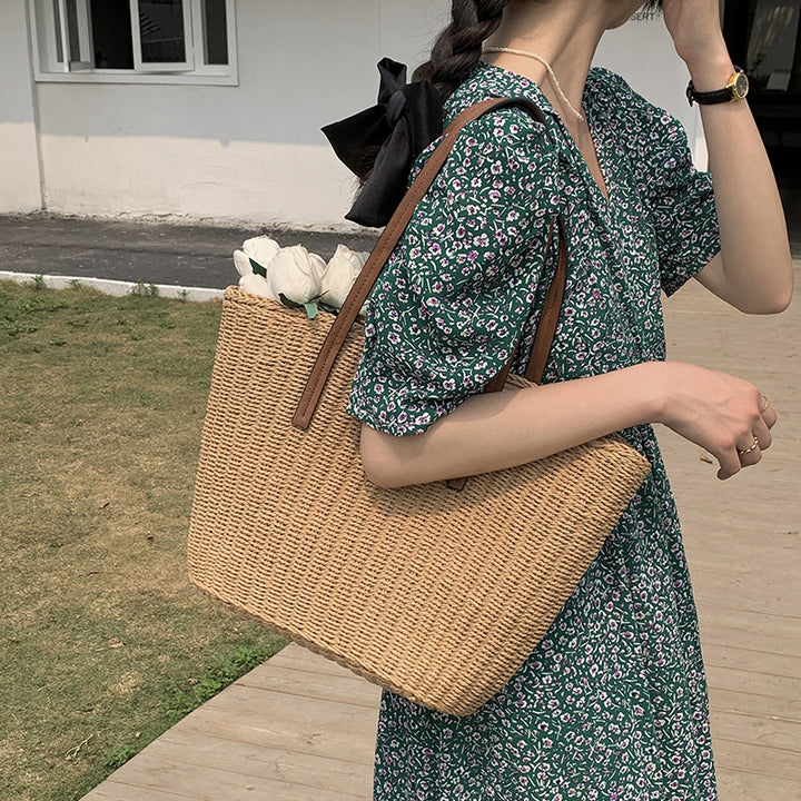 Spacious basket bag with sustainable leather handles Skanto