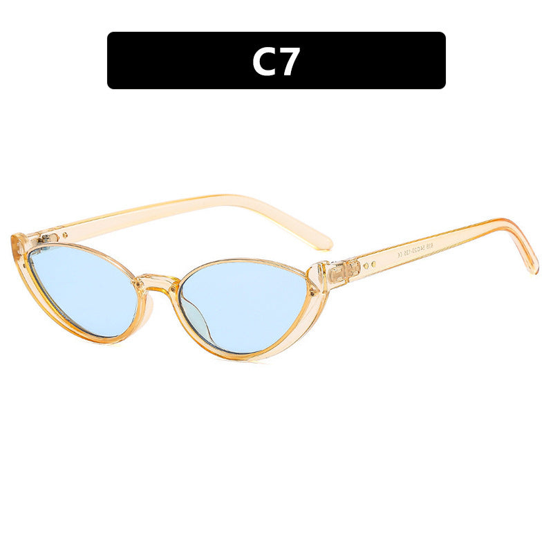 Women's Cat-Eye Sunglasses with Mirrored Lenses and Elegant Frame Skanto
