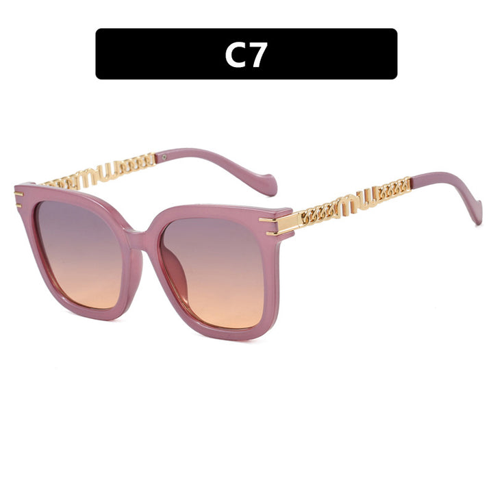 Women's trendy square sunglasses with elegant frame and stylish gold accent Skanto
