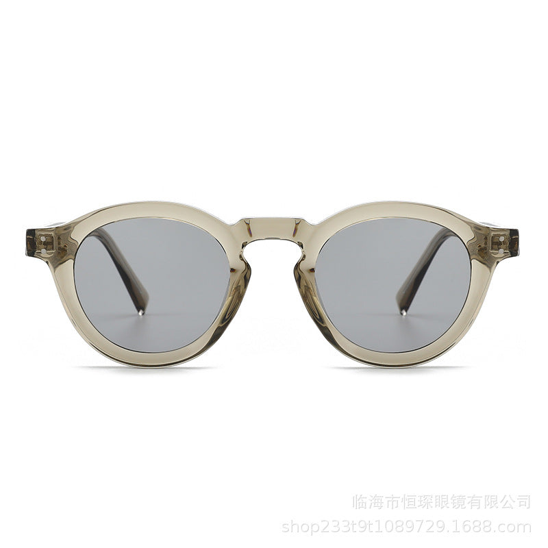 Kvinnenes fashionable solbriller i moderne oval design Skanto