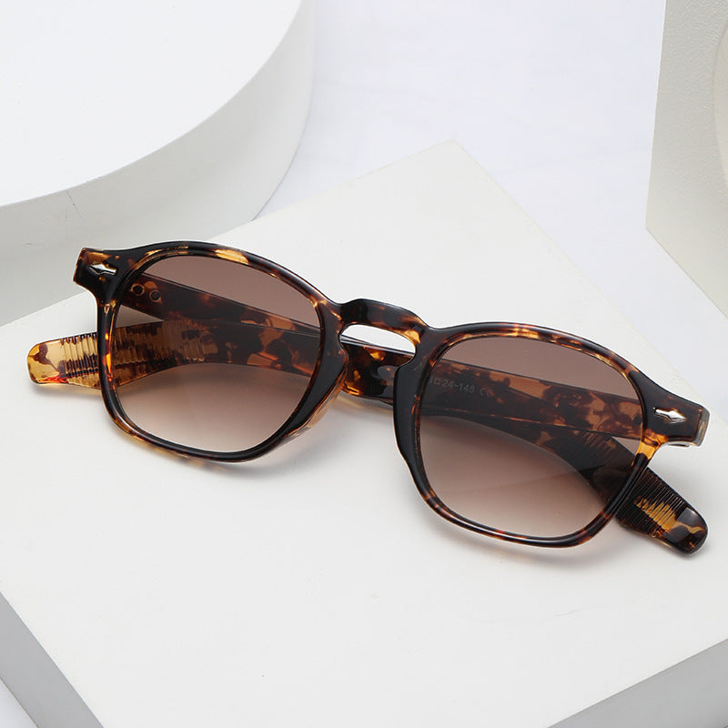 Dame rebellisk retro-inspirert solbrille Skanto