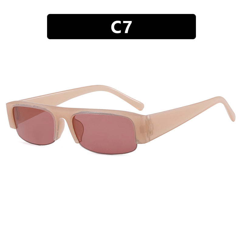 Women's urban style sunglasses with wide frame and protective UV filter Skanto