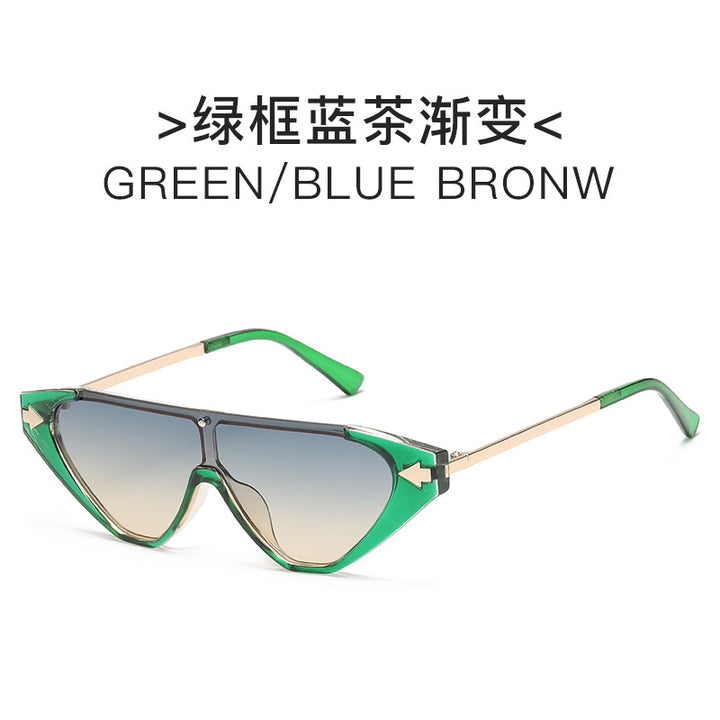 Dame futuristisk solbrille med markant design Skanto