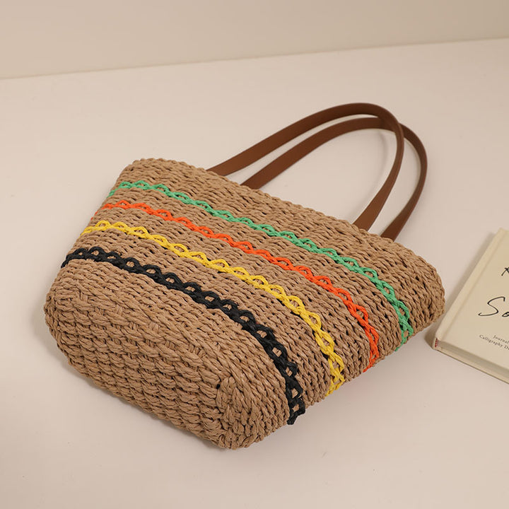 Trendy straw bag with colorful details Skanto