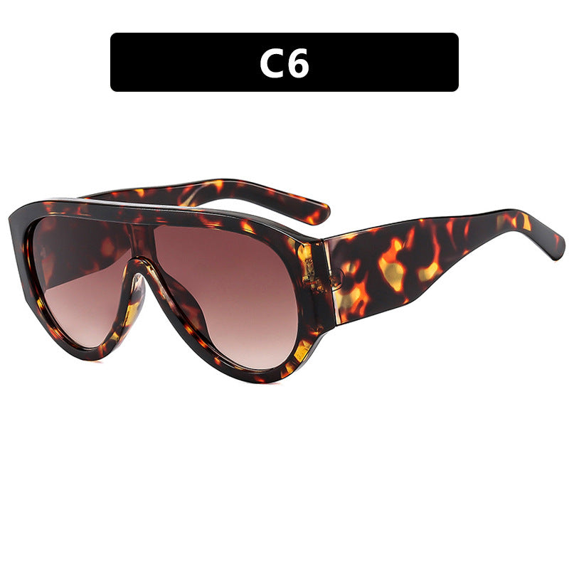 Women's fashionable sunglasses with wide glamorous frame and UV protection Skanto