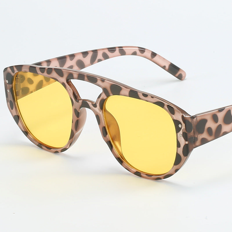Dame Fashion solbriller i stilfullt leopardmønster Skanto