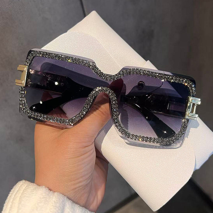 Damer Motefull Oversized solbriller med glitrende krystallbesetning Skanto